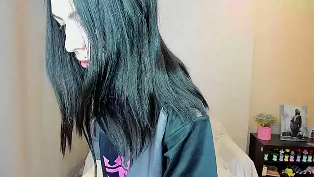 ErlinaBuoy online show from June 19, 7:01 am
