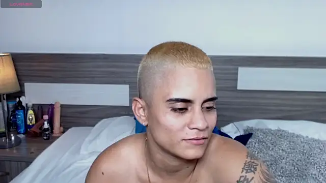 Liiamthompson online show from January 10, 11:09 pm