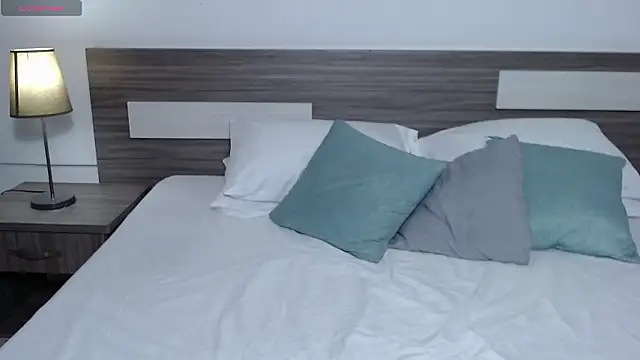 Liiamthompson online show from March 9, 7:18 pm