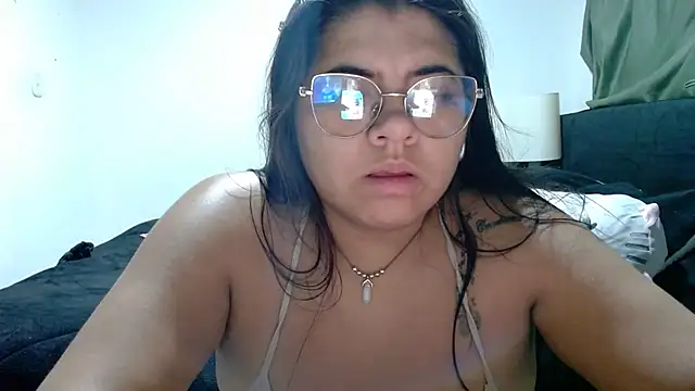 Snapshot of viccky_vick chatting on October 27, 12:47 am viccky vick online show from October 27, 12:47 am