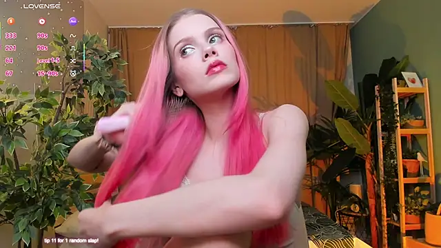 Gretchen Mol online show from December 16, 7:46 am