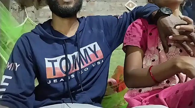 Snapshot of Multiple121 chatting on March 8, 10:43 am Multiple121 online show from March 8, 10:43 am