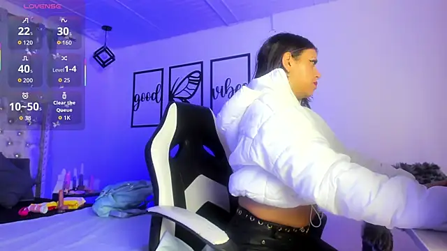 nicolee millerr online show from November 13, 11:53 am