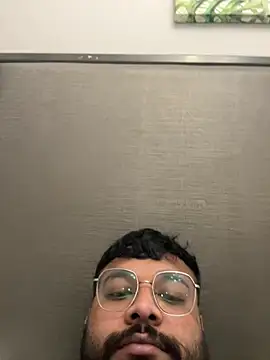 Snapshot of SoloChill chatting on May 26, 8:54 am SoloChill online show from May 26, 8:54 am