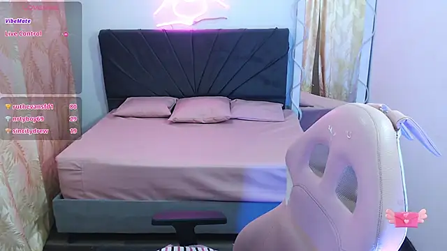 Snapshot of palmerfox_tay chatting on March 7, 10:10 pm palmerfox tay online show from March 7, 10:10 pm