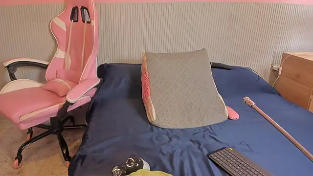 yeikafoxy online show from March 13, 11:28 am