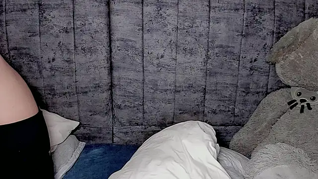 Snapshot of Dylan_Milk chatting on September 28, 8:58 pm Dylan Milk online show from September 28, 8:58 pm