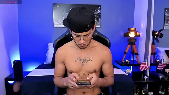 Max Conor1 online show from May 1, 3:11 am