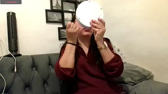 MirandaLatinaLovely online show from June 10, 5:12 pm