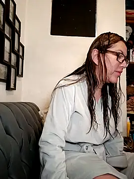Snapshot of MirandaLatinaLovely chatting on July 30, 4:17 pm MirandaLatinaLovely online show from July 30, 4:17 pm