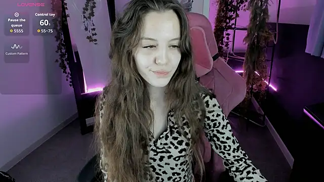 MilaStoyne online show from October 7, 8:00 am