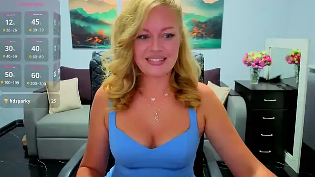 Snapshot of Mira_Whites chatting on June 22, 11:51 am Mira Whites online show from June 22, 11:51 am