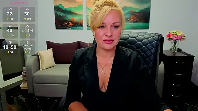 Snapshot of Mira_Whites chatting on July 3, 12:00 pm Mira Whites online show from July 3, 12:00 pm