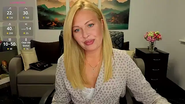Snapshot of Mira_Whites chatting on July 29, 11:52 am Mira Whites online show from July 29, 11:52 am