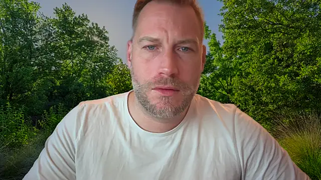 Snapshot of Christian87xxx chatting on September 23, 5:43 am Christian87xxx online show from September 23, 5:43 am