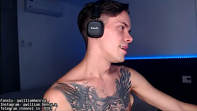 William Henry  online show from October 31, 6:25 am