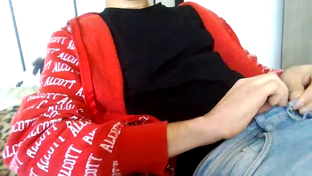 Snapshot of tommyboyteen chatting on February 1, 2:02 pm tommyboyteen online show from February 1, 2:02 pm