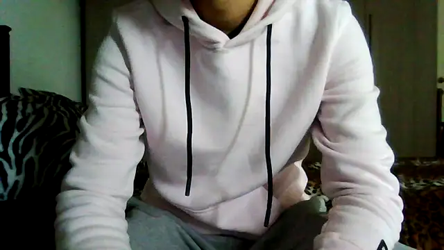 Snapshot of tommyboyteen chatting on February 14, 12:47 pm tommyboyteen online show from February 14, 12:47 pm