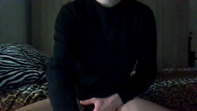 Snapshot of tommyboyteen chatting on February 15, 7:39 pm tommyboyteen online show from February 15, 7:39 pm