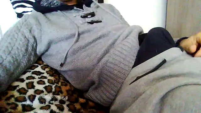 Snapshot of tommyboyteen chatting on February 22, 1:46 pm tommyboyteen online show from February 22, 1:46 pm