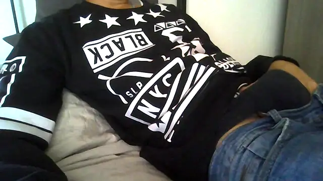 Snapshot of tommyboyteen chatting on October 29, 12:51 pm tommyboyteen online show from October 29, 12:51 pm