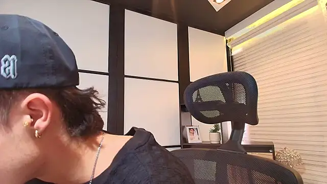 marcuscollins1  online show from March 22, 2:14 pm