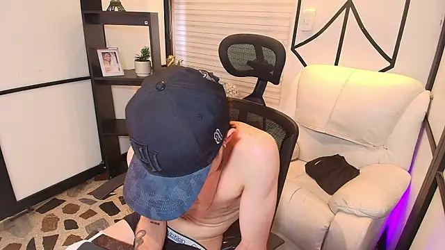 marcuscollins1  online show from March 22, 5:20 pm