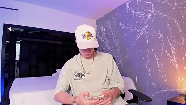 marcuscollins1  online show from October 18, 1:34 pm