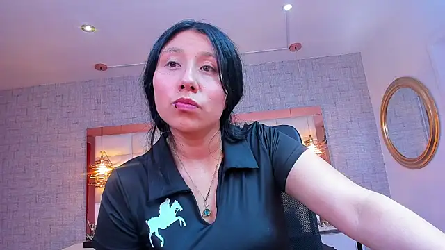 Snapshot of Nohemi_louse chatting on May 6, 7:30 pm Nohemi louse online show from May 6, 7:30 pm