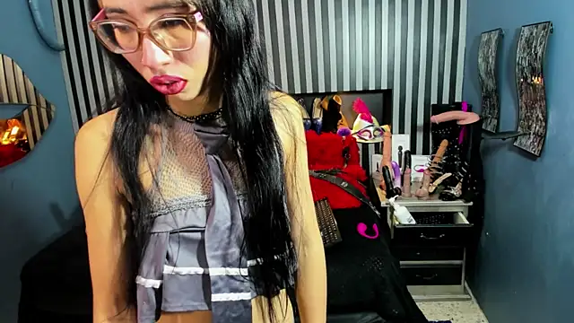 Snapshot of Mara_Gonzalez chatting on June 8, 11:21 am Mara Gonzalez online show from June 8, 11:21 am