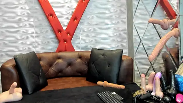Snapshot of Mara_Gonzalez chatting on June 14, 11:45 am Mara Gonzalez online show from June 14, 11:45 am