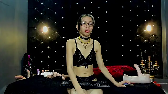 Snapshot of Mara_Gonzalez chatting on July 2, 12:11 pm Mara Gonzalez online show from July 2, 12:11 pm