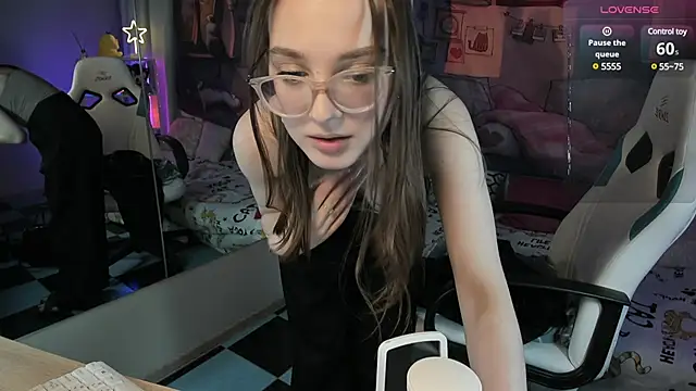 Snapshot of kaisajenner chatting on February 21, 5:42 pm kaisajenner online show from February 21, 5:42 pm