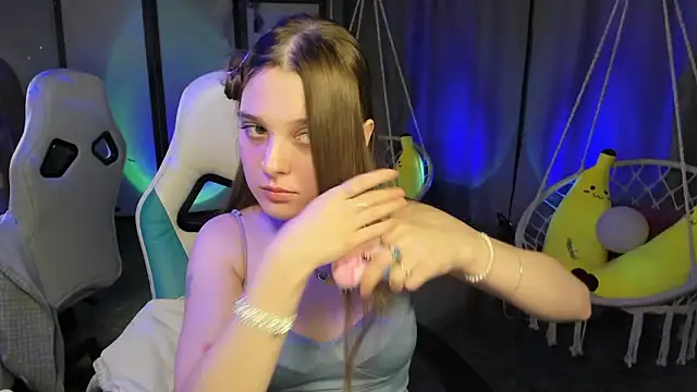 kaisajenner online show from March 9, 9:57 am