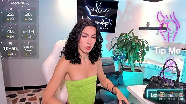 allicemackenzie online show from October 16, 6:14 am