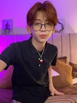 Snapshot of jacob_and_sam chatting on November 22, 12:31 am jacob and sam online show from November 22, 12:31 am