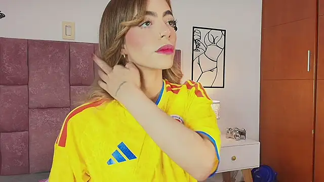 Snapshot of Violetta_Ficher chatting on July 3, 7:09 pm Violetta Ficher online show from July 3, 7:09 pm