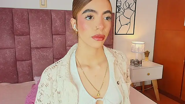 Snapshot of Violetta_Ficher chatting on July 13, 7:05 pm Violetta Ficher online show from July 13, 7:05 pm