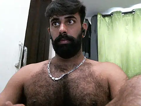Snapshot of indianhairybull chatting on February 6, 4:53 am indianhairybull online show from February 6, 4:53 am