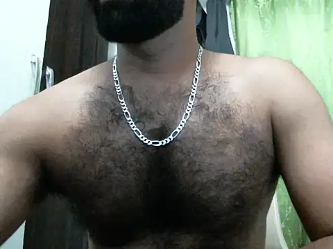 Snapshot of indianhairybull chatting on February 7, 12:50 pm indianhairybull online show from February 7, 12:50 pm