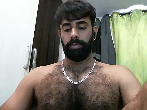 Snapshot of indianhairybull chatting on February 12, 4:12 am indianhairybull online show from February 12, 4:12 am