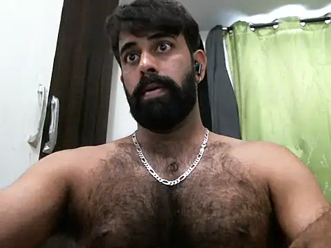 Snapshot of indianhairybull chatting on February 16, 11:16 am indianhairybull online show from February 16, 11:16 am