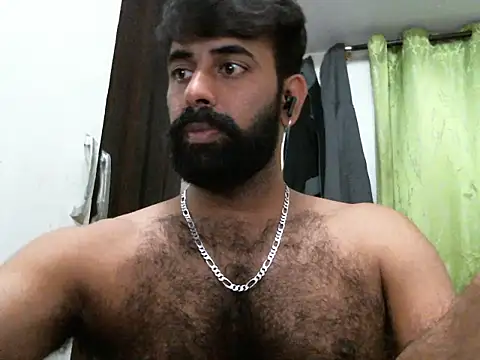 Snapshot of indianhairybull chatting on February 19, 1:17 pm indianhairybull online show from February 19, 1:17 pm
