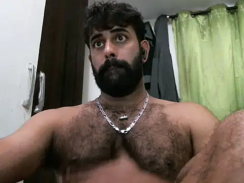 Snapshot of indianhairybull chatting on March 17, 11:53 am indianhairybull online show from March 17, 11:53 am