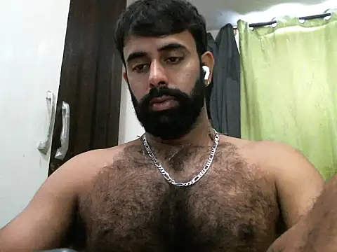 Snapshot of indianhairybull chatting on September 30, 5:12 am indianhairybull online show from September 30, 5:12 am