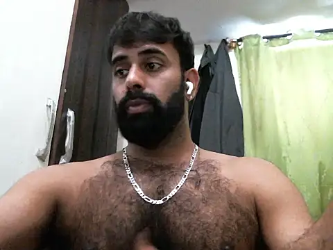 Snapshot of indianhairybull chatting on October 3, 4:53 am indianhairybull online show from October 3, 4:53 am