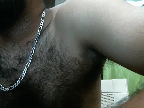 Snapshot of indianhairybull chatting on November 6, 4:35 am indianhairybull online show from November 6, 4:35 am