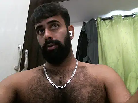 Snapshot of indianhairybull chatting on November 8, 5:29 am indianhairybull online show from November 8, 5:29 am