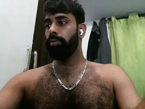 Snapshot of indianhairybull chatting on November 21, 12:10 am indianhairybull online show from November 21, 12:10 am