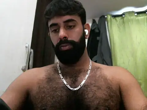 Snapshot of indianhairybull chatting on November 30, 4:38 am indianhairybull online show from November 30, 4:38 am